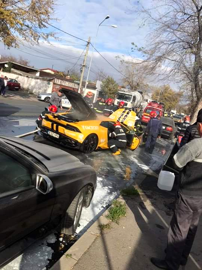 Un Lamborghini a fost cuprins de flăcări în Capitală