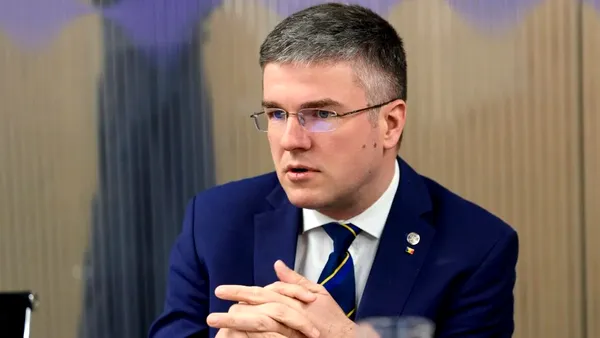 Reorganizarea Ministerului Economiei intră în transparență decizională. Posturile de conducere se reduc cu 40%. Darău: Fără concedieri în prima etapă