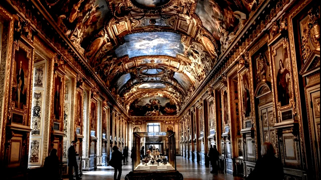 Noul director al Luvrului vine de la Versailles. Cine este „expertul“ care trebuie să rupă „blestemul“ abătut asupra celui mai faimos muzeu al lumii