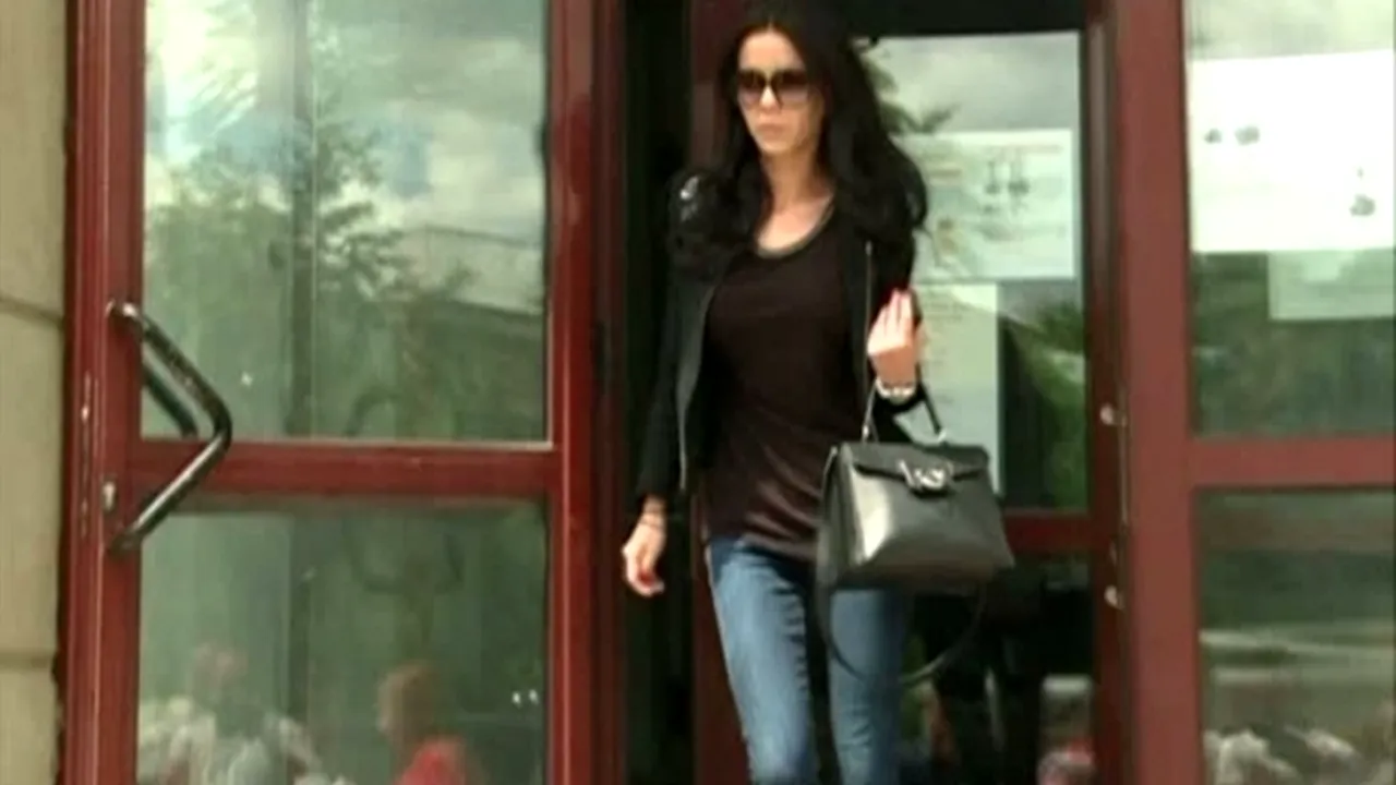 Soția fostului șef de cabinet al lui Blejnar a furnizat prostituate pentru oamenii de afaceri care veneau în România la vânătoare