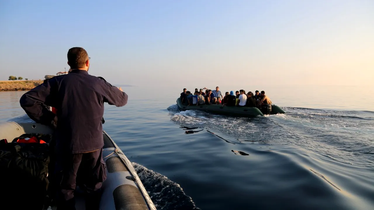 Românii vin în ajutorul imigranților. Zeci de oameni, salvați de la înec