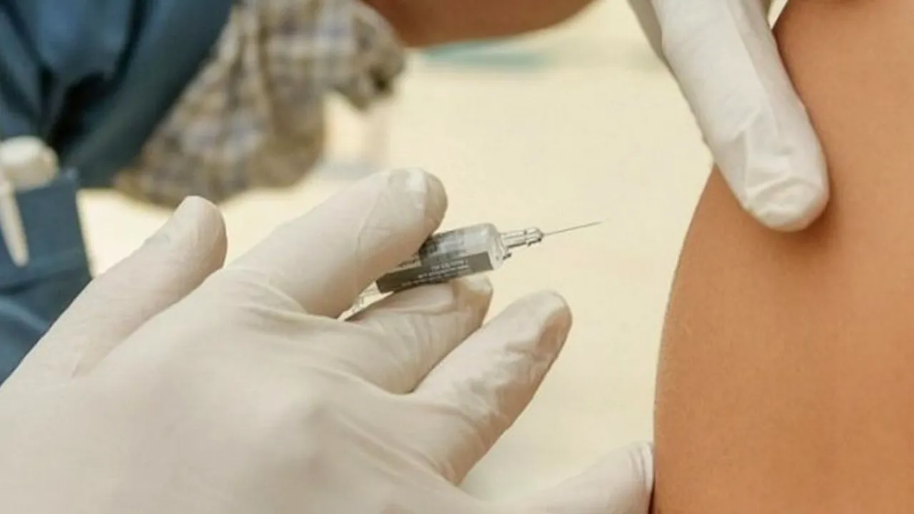 Ministrul Sănătății, acuzat că și-a vaccinat prietenii pe „blat”! Președintele i-a cerut demisia!