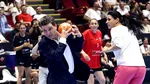 Nicușor DAN, după meciul de retragere a Cristinei Neagu: „Emoționant! E foarte bine că a existat evenimentul ăsta cu mare vizibilitate”