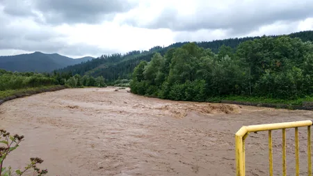Cod portocaliu de VIITURI pe râuri din patru județe. Alte zone, vizate de un cod galben