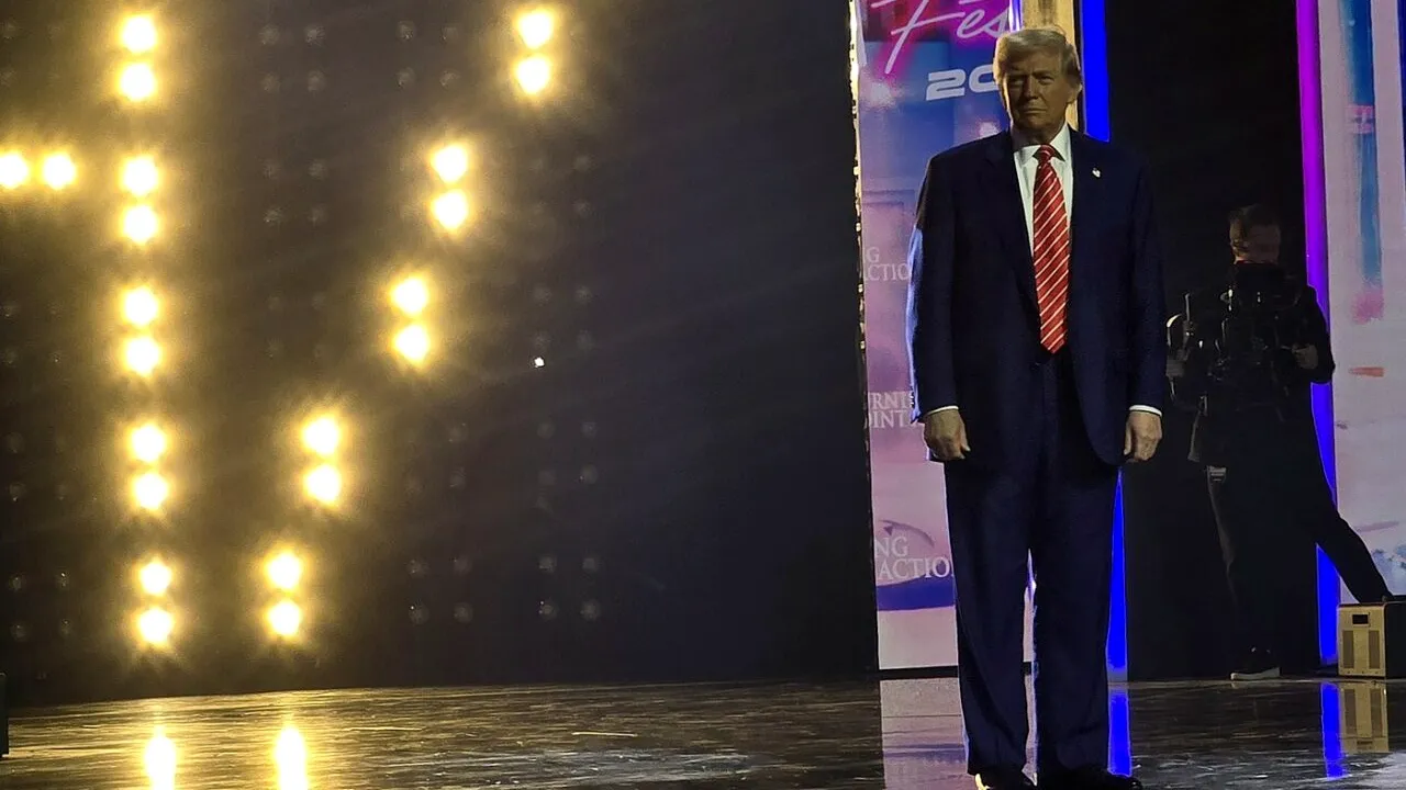 TRUMP vrea control asupra Groenlandei /Premierul teritoriului danez îi transmite că nu este de vânzare