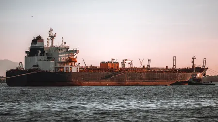Două superpetroliere cu țiței saudit au traversat strâmtoarea Bab-el-Mandeb în ciuda amenințărilor din partea rebelilor yemeniți houthi