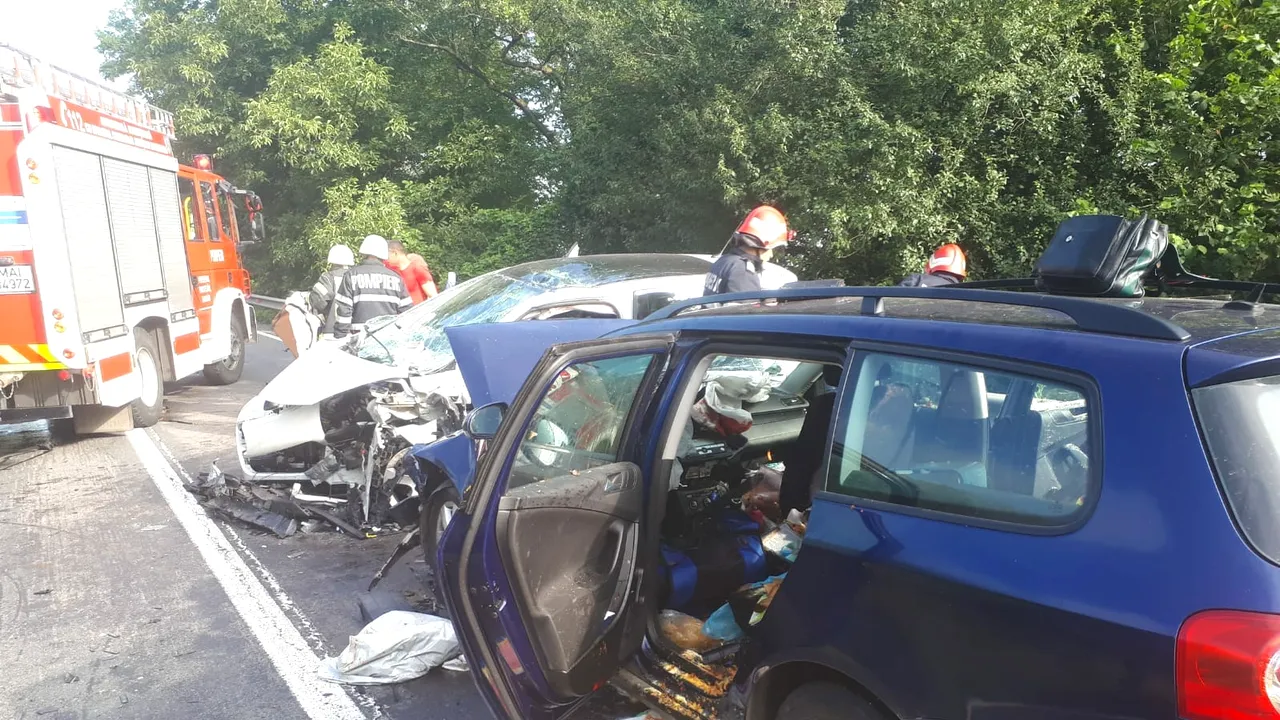 Șapte persoane, între care doi copii, RĂNITE într-un accident la Hunedoara