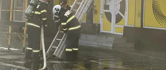 Incendiu la un ansamblu de magazine din Ploiești. A fost emis mesaj RO-ALERT