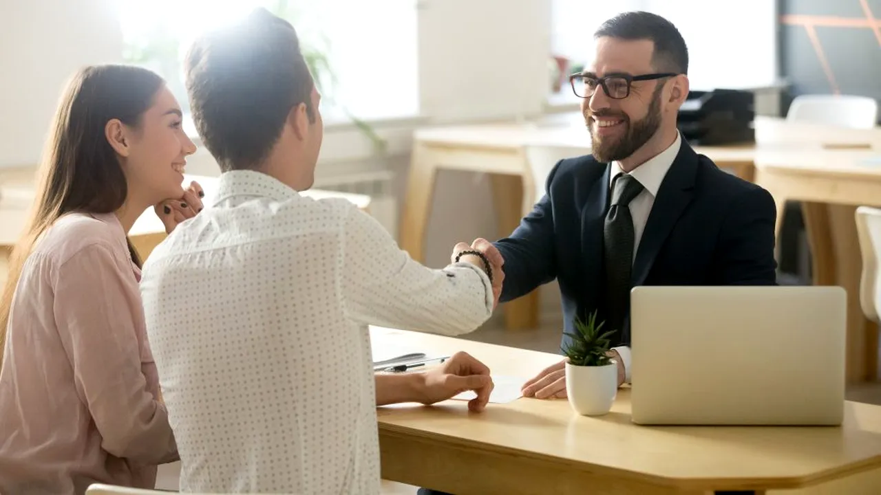 EFECTE. Cum sunt afectați bugetarii în timpul stării de alertă. Măsurile dispuse de autorități