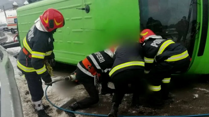 Doi morți după ce un microbuz s-a răsturnat în Suceava. Care este bilanțul răniților. Planul roșu de acțiune, activat!
