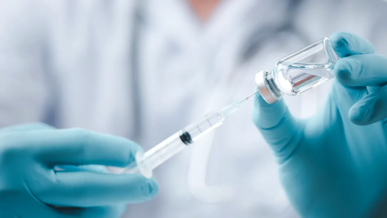 Autoritățile române, despre cazul asistentului medical din SUA care s-a îmbolnăvit de COVID la șase zile după vaccinare