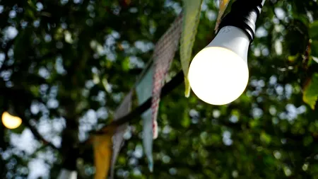 (P) Lămpile solare şi noi idei de amenajare, pentru curte şi grădină