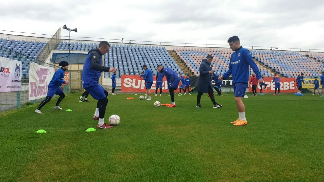 Lupta „câinilor” pentru Liga 1: UTA - Buzău sau Rednic contra Mihalcea!