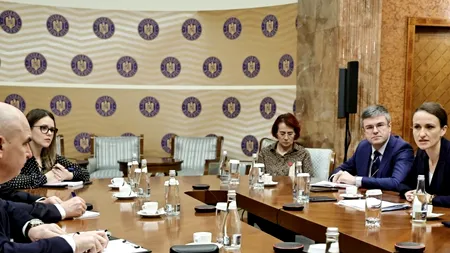 În timp ce miniştrii caută soluţii pentru aducerea în ţară a românilor din Orientul Mijlociu, PNL vrea pace cu PSD