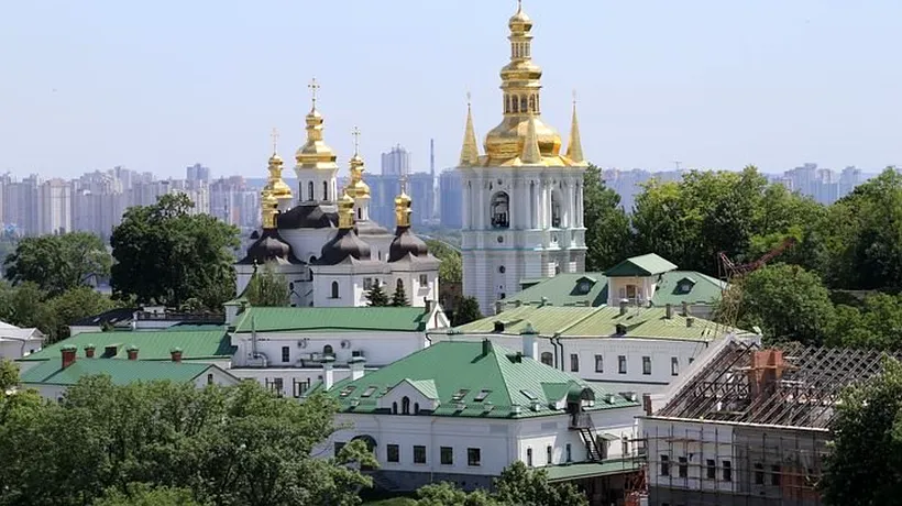 Un preot rus care a adoptat 70 de copii a fost arestat pentru abuzuri