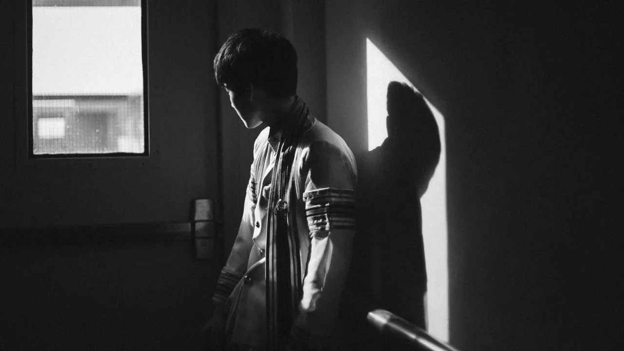 Un tată i-a tăiat degetul fiului său de 10 ani, care încerca să-și apere mama. Sora de 12 ani a alertat poliția