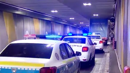 Un camion cu caroseria modificată a rămas blocat în Pasajul Unirii. Șoferul nu a respectat legislația rutieră și a fost amendat