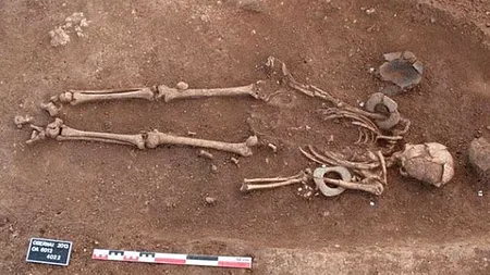 Craniul deformat al unui aristocrat care a trăit acum 1.650 de ani a fost descoperit în Franța