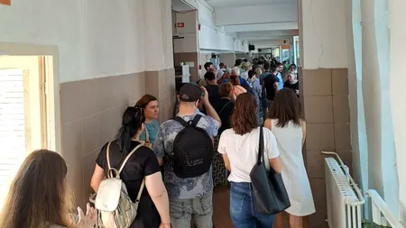 AGLOMERAȚIE la secțiile de votare din Colegiul Național ”Ion Neculce”, din Sectorul 1