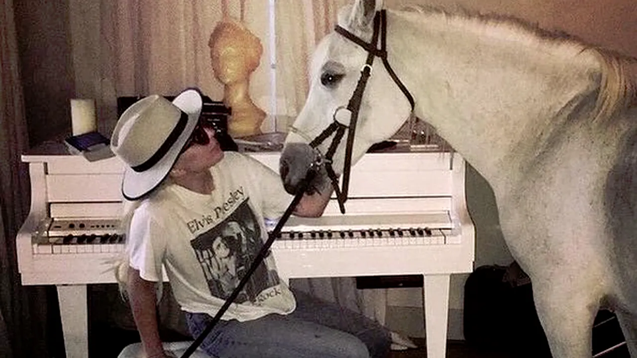 Lady Gaga a renunțat la petrecerea unor premii importante pentru a fi lângă IAPA sa aflată pe MOARTE: Sufletele noastre erau CONTOPITE