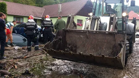 Ravagii în Sibiu: Case inundate, copaci doborâți și mașini distruse de viitură - FOTO / VIDEO 