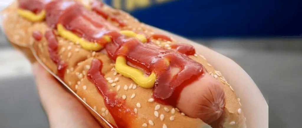 Ce conțin, de fapt, faimoșii hotdogi de 2,5 lei, de la Ikea. Mulți români îi mănâncă, dar nu știu ce consumă, în realitate
