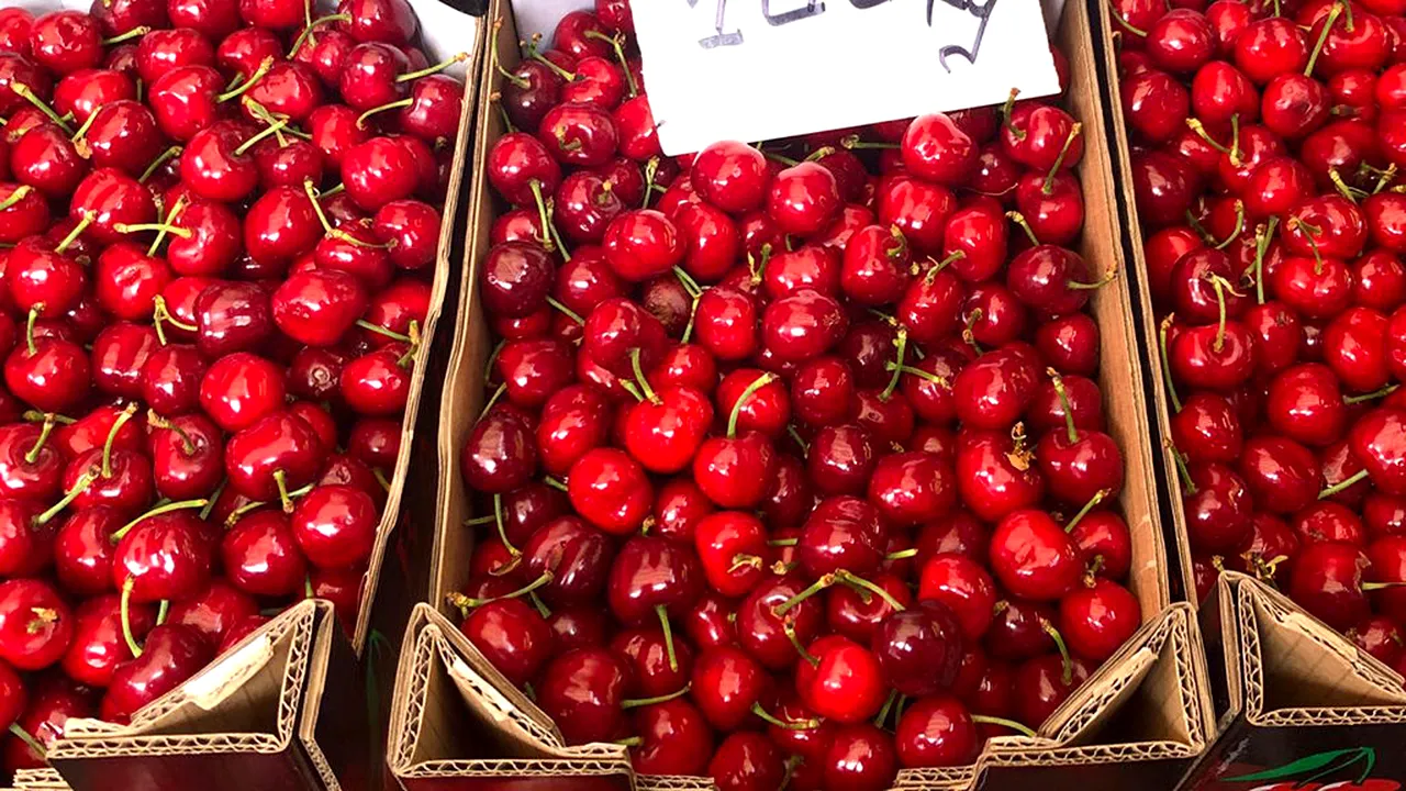 Primele CIREȘE pe 2023 se vând cu 100 lei/kg. „Au cumpărat pofticioșii”