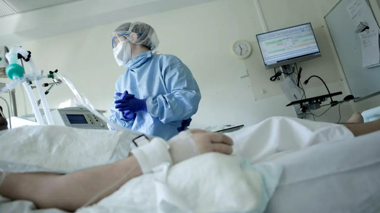 Mesajul unui şef de secţie ATI, pentru cei care au înjurat medicii: O molimă teribilă s-a dezvoltat în paralel cu pandemia. V-a afectat conştiinţa, sufletul