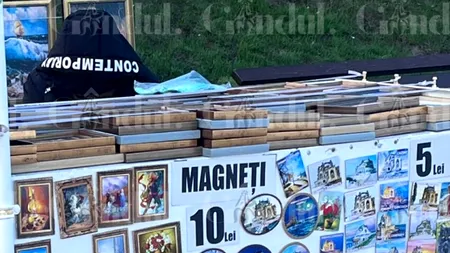 SUVENIRURI de sezon. Cât costă un magnet de frigider pe faleza Cazinoului din Constanța