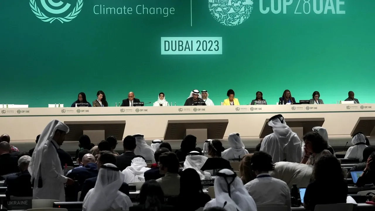 Proiectul declarației summitului climatic COP28 exclude referirile la eliminarea combustibililor fosili