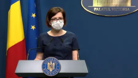 Ioana Mihăilă: „Prioritatea tuturor este menținerea școlilor deschise”. Ce spune ministrul Sănătății despre purtarea măștii în școală