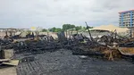 Incendiu devastator pe plaja H2O din Mamaia. Două beach baruri au fost distruse de flăcări