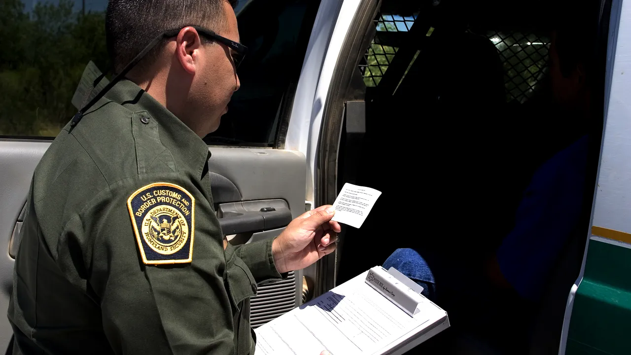 Administrația Donald Trump pregătește măsuri dure pentru toți străinii care vizitează SUA: Germanii și britanicii sunt și ei pe listă