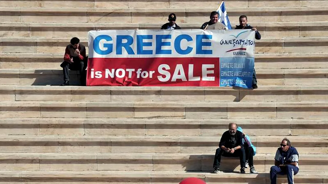 Consulul german din Salonic, atacat de manifestanți