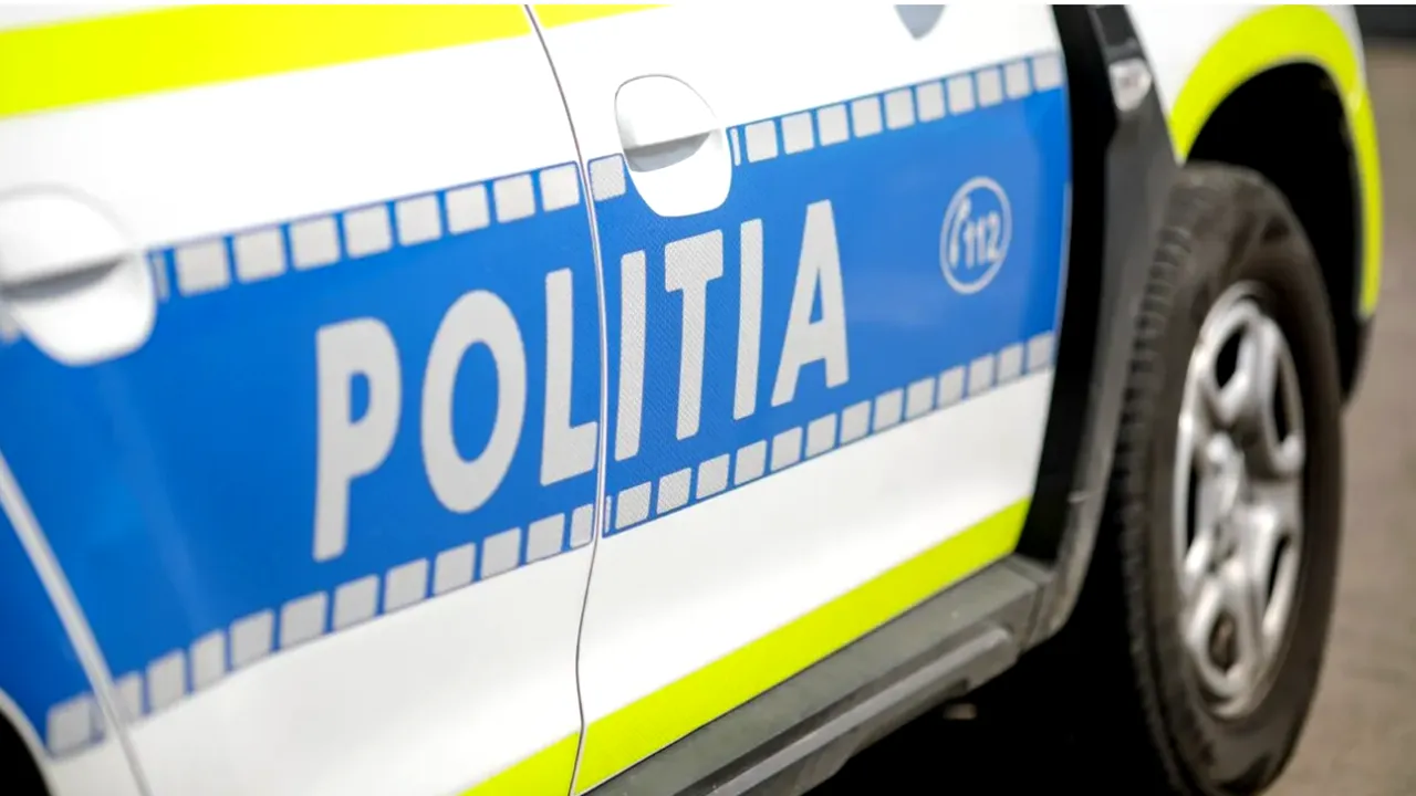 Scene șocante în Bacău. Femeie bătută de soț pe stradă, cu PARUL, pentru că a spart un borcan