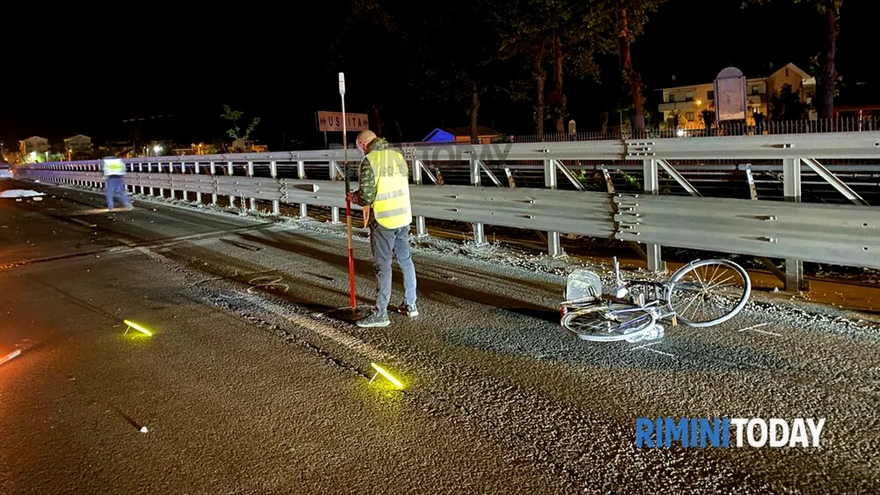 Un român a murit în Italia, chiar înainte de Paște. A fost lovit de două mașini, în timp ce se deplasa cu bicicleta pe un pasaj rutier (FOTO)