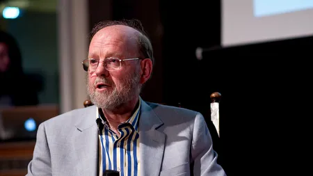 A murit britanicul Ian Wilmut, cel care a creat oaia DOLLY, primul animal clonat din lume