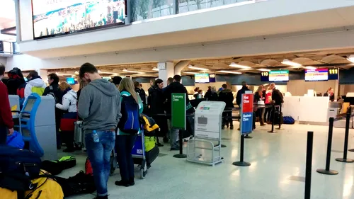 Aglomerație pe Aeroportul Otopeni, din cauza noilor restricții. „Pasagerii au fost recalcitranți cu personalul de control”. A fost nevoie de intervenția jandarmilor