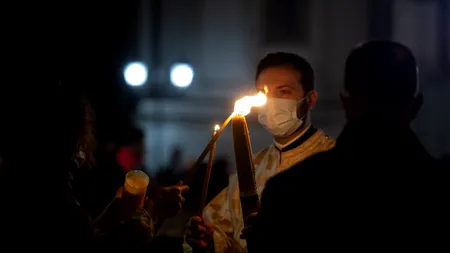 Când va fi adusă Sfânta Lumină de la IERUSALIM. Anunțul făcut de Patriarhia Română, pregătiri în toate eparhiile din țară