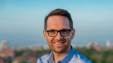 Primarul Timișoarei, Dominic Fritz, vrea mai multe vaccinuri de la Ministerul Sănătății. Județul Timiș are cel mai dezechilibrat raport între rata de infectare cu COVID și dozele alocate