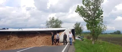 Accident grav pe DN 15, în județul Mureș: Doi morți și patru răniți după impactul dintre un tir și două mașini - FOTO