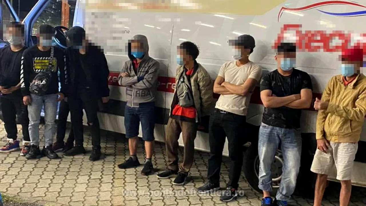 Migranți vietnamezi, descoperiți într-un camion cu pufuleți la Vama Nădlac (FOTO)