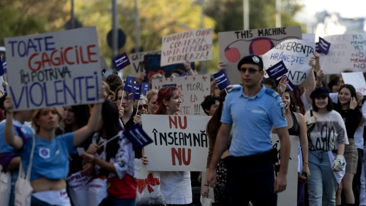 Semne de ALARMĂ privind violența domestică și agresiunea sexuală la Marșul pentru siguranța femeilor: „Tot mai multe sesizări”