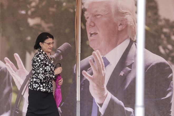 Trump veghează pașii Ecaterinei Andronescu