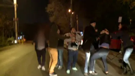 Două bătăi iscate de paparazzi la nunta lui Călin Popescu Tăriceanu. Paparazzi reținuți au antecedente penale, unul dintre ei a fost amendat tot pentru lovire - VIDEO - UPDATE