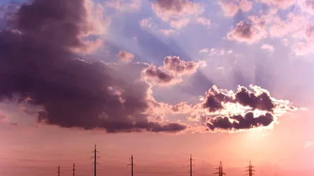 Un val de praf saharian va ajunge deasupra României