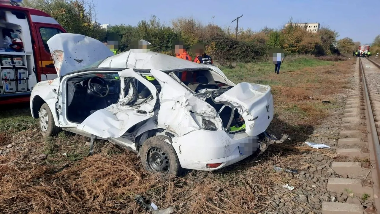 FOTO - Accident grav în Pitești: Doi oameni au murit striviți de un tren / Greșeala fatală făcută de șofer
