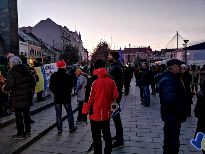 Zeci de persoane adunate în Cluj-Napoca