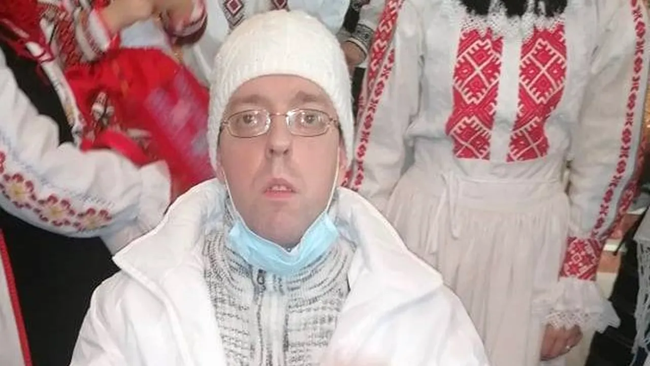 George Olteanu, tânărul din Brașov care nu poate merge de la 11 ani, are nevoie de ajutor: ”Mereu am fost precum un clovn cu chipul vesel și sufletul trist!”