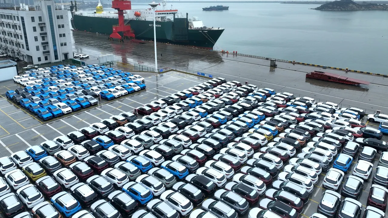 Financial Times: China cere protejarea culoarelor de navigație din Marea Roșie, în contextul amplificării RISCURILOR economice